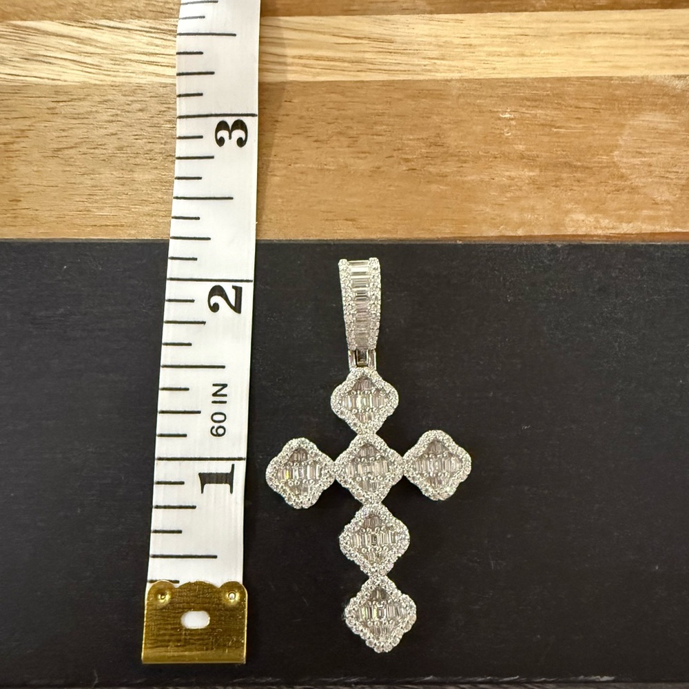 Elegant 925 Sterling Silver Moissanite Cross Pendant